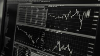 Co to akcje CFD? Czym różnią się kontrakty terminowe na akcje od klasycznych akcji?