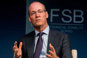 Klaas Knot z FSB ostrzega przed ryzykiem systemowym jakie zaczynają tworzyć kryptowaluty ze względu na stablecoiny